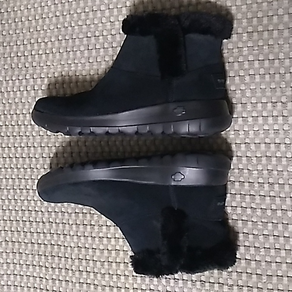 Women's Skechers Black Gen5 Fur-Lined Boots size 7 - Picture 4 of 10